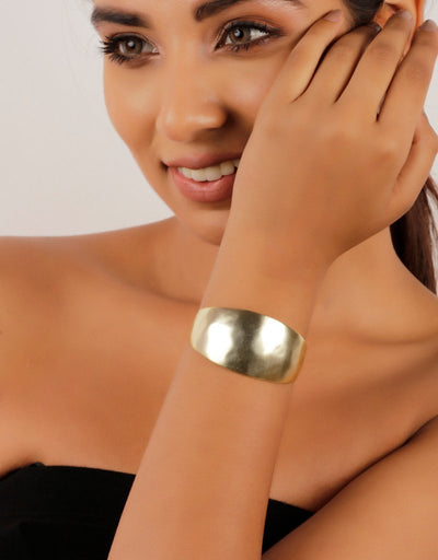 Alluring Gold Cuff Bracelet - Stilskii