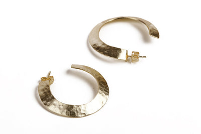 Astonishing Hammered Gold Hoop Earrings - Stilskii
