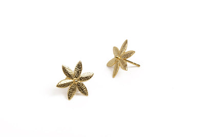 Beautiful Floral Studs Gold Earrings - Stilskii