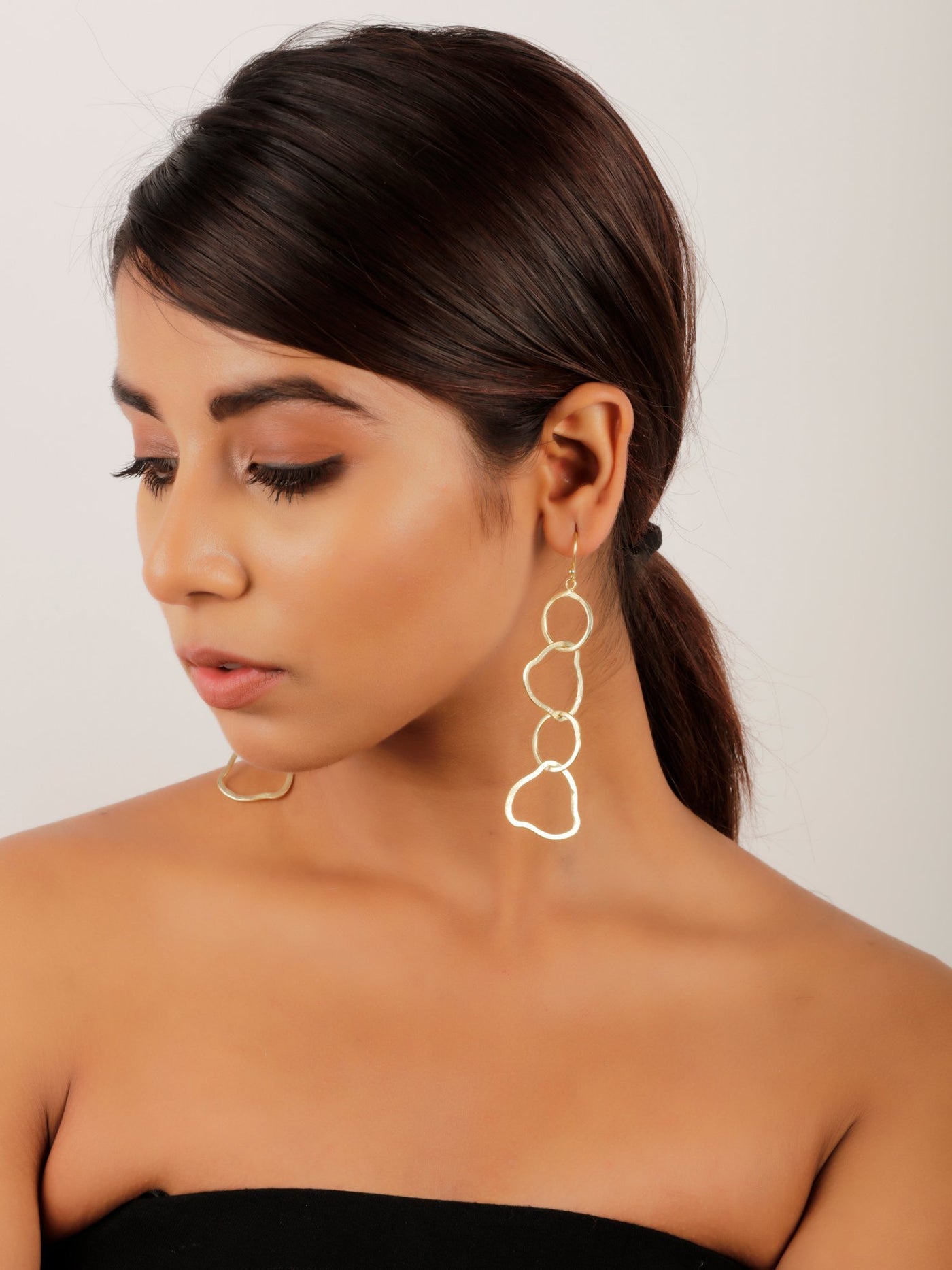 Charming Chunky Interlinked Gold Earrings - Stilskii
