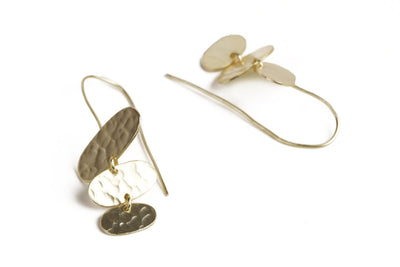 Classic Gold Hammered Earrings - Stilskii