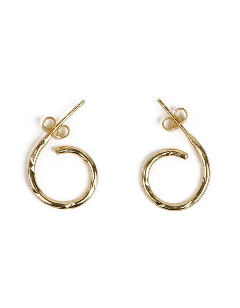 Cool Curled Studs Gold Earrings - Stilskii