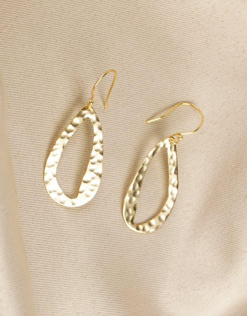 Elegant Danglers Gold Earrings - Stilskii