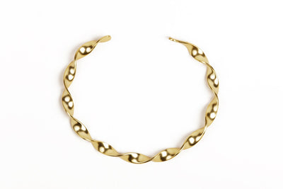 Fashionable Twisted Gold Bracelet - Stilskii