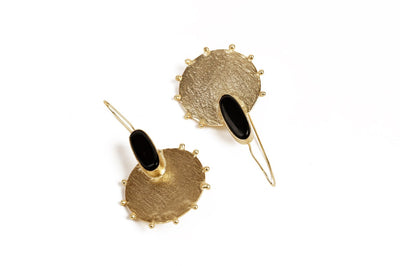 Sleek Black Onyx Gold Statement Earrings - Stilskii