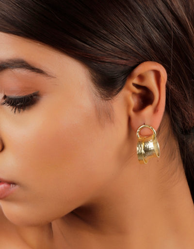 Stylish Stud Hoop Gold Earrings - Stilskii